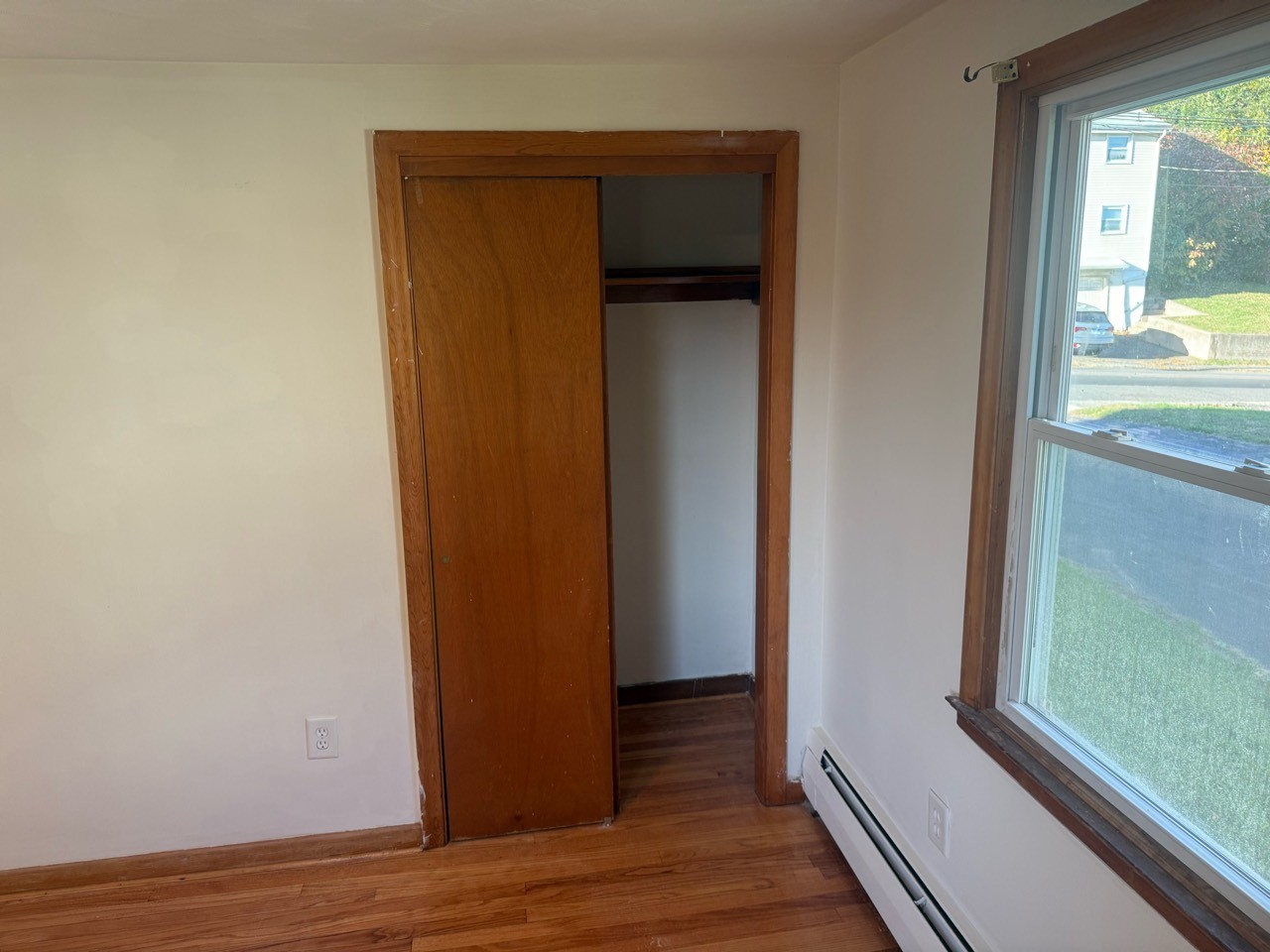 Room 2 bedroom in Floor 1 apartment