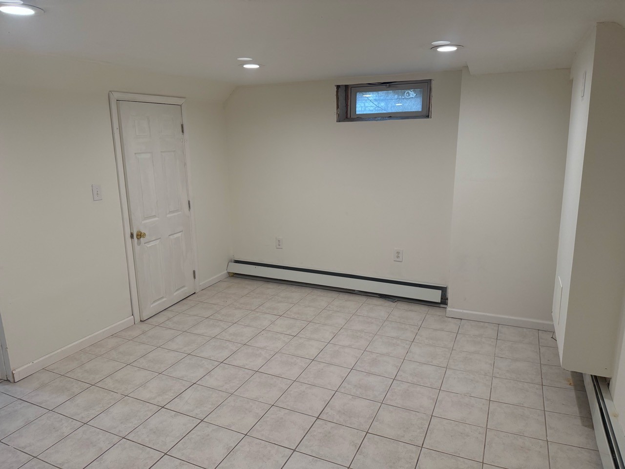 Room 4 bedroom · Floor 1 apartment · Lower level