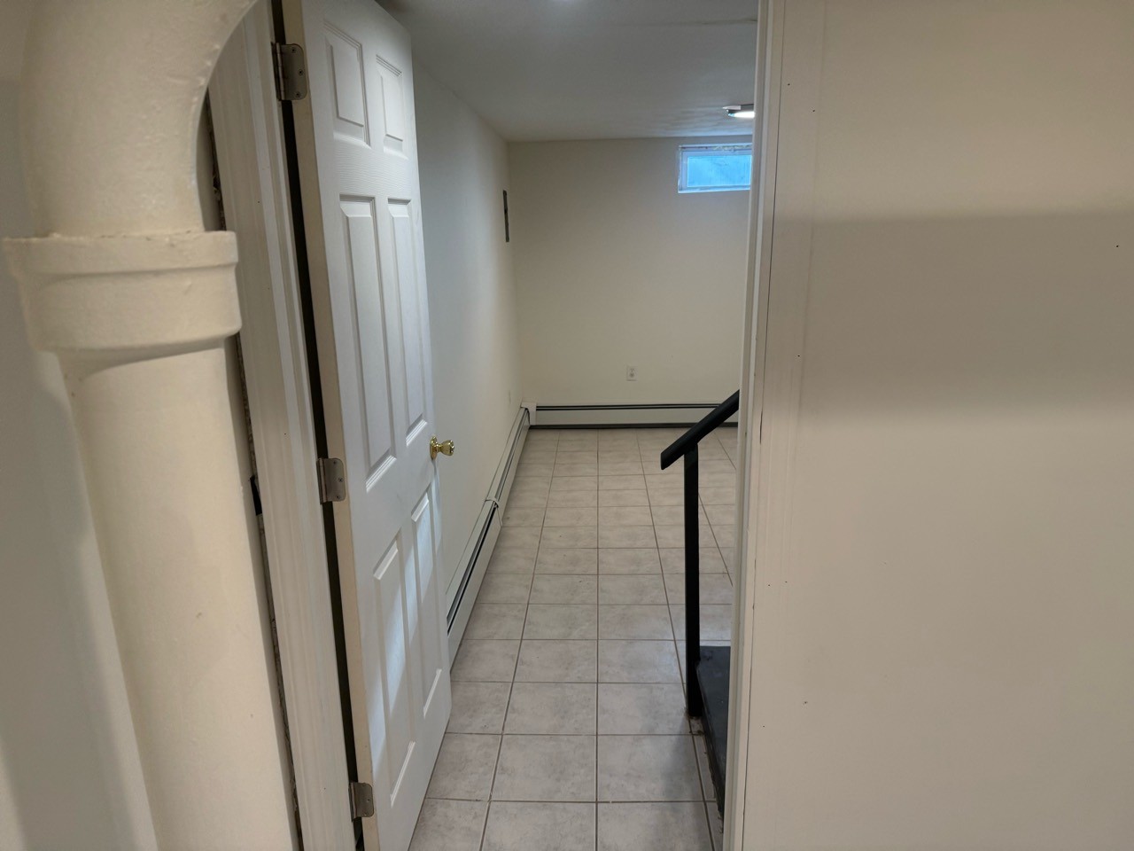 Approved photograph of Room 4 · view 10