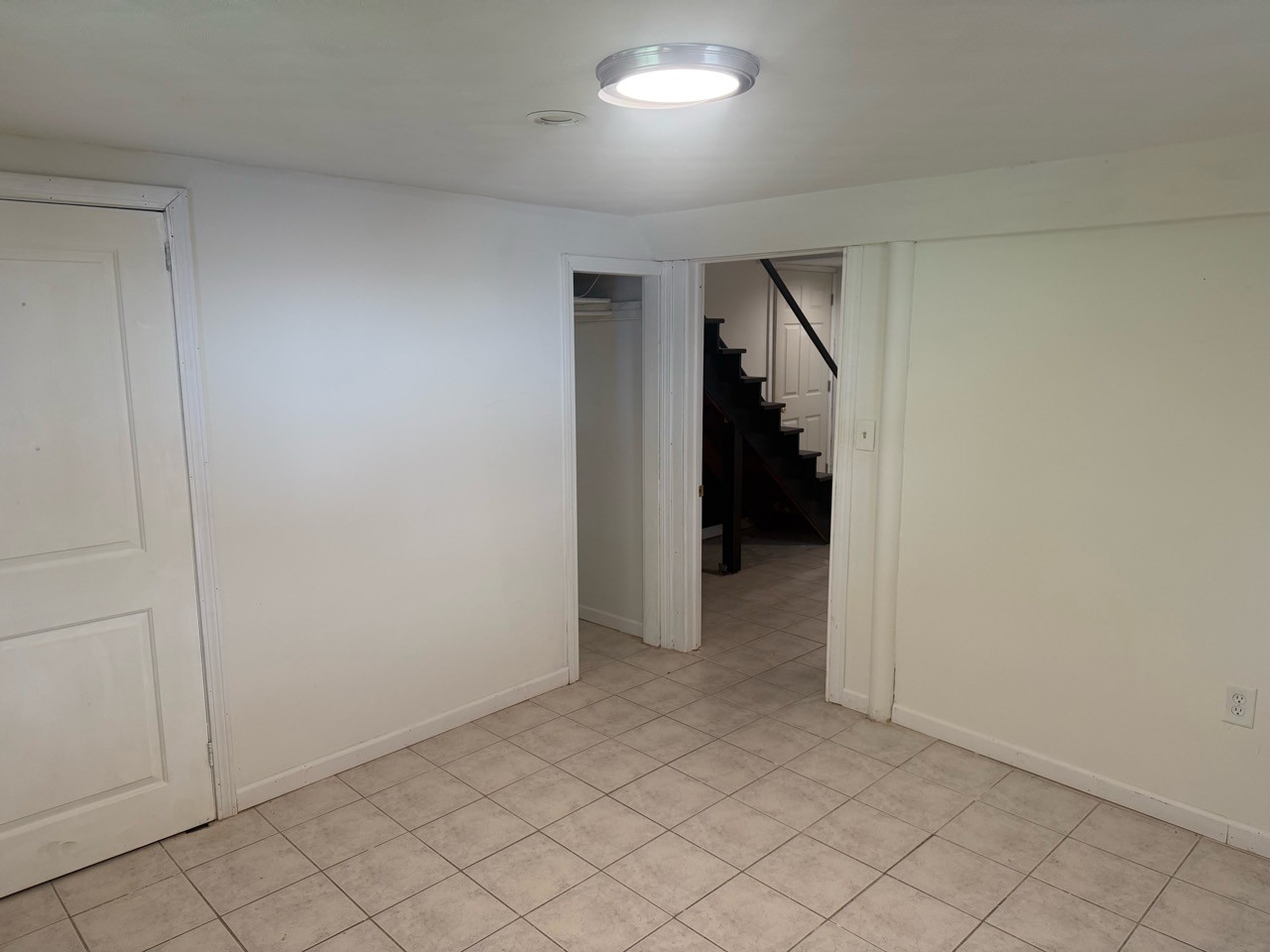 Approved photograph of Room 3 · view 3